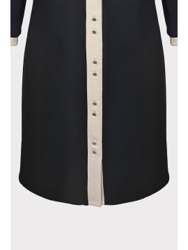 Abito con bottoncini