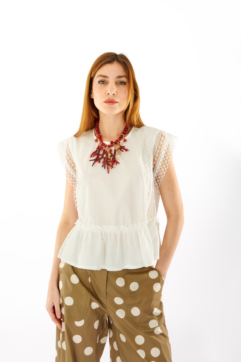 Blusa con passamaneria