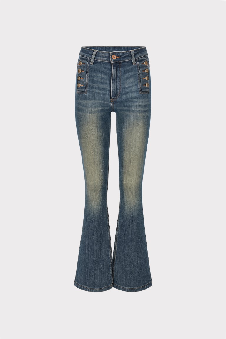 Jeans flared con bottoni...