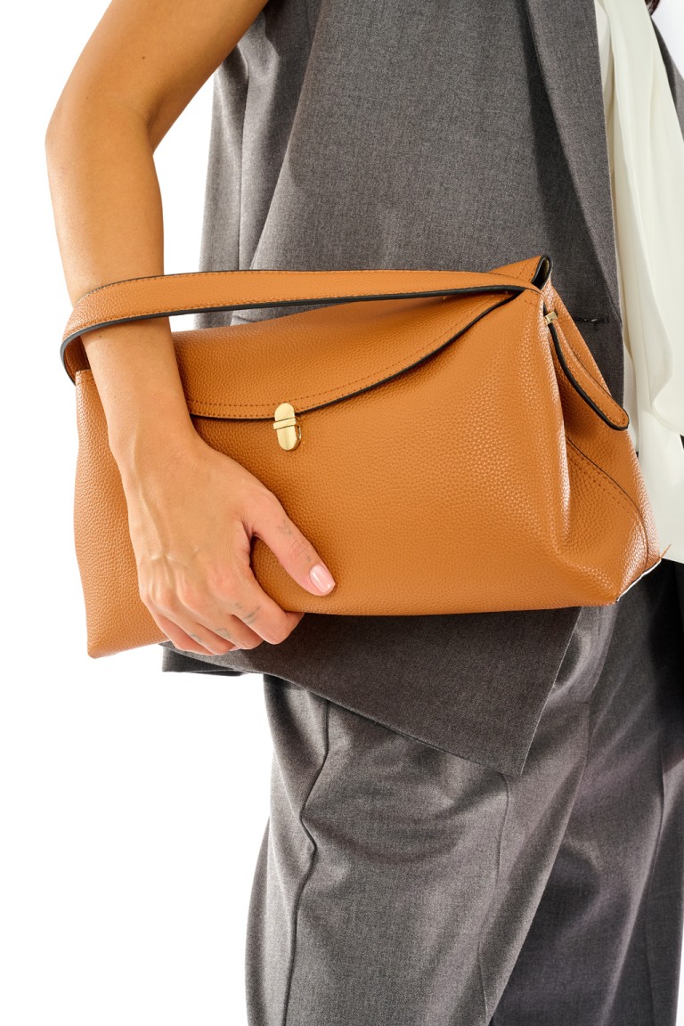 Borsa patta arcuata