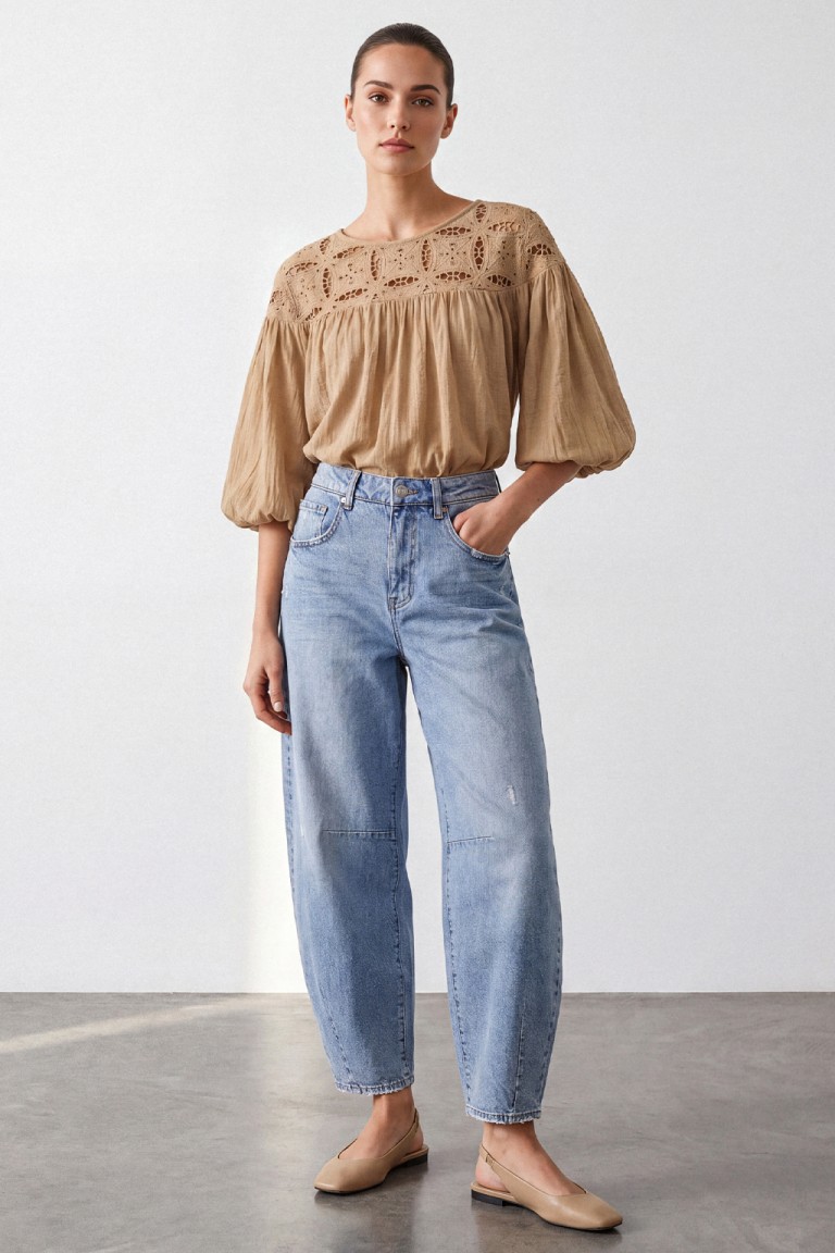 Blusa con ricamo