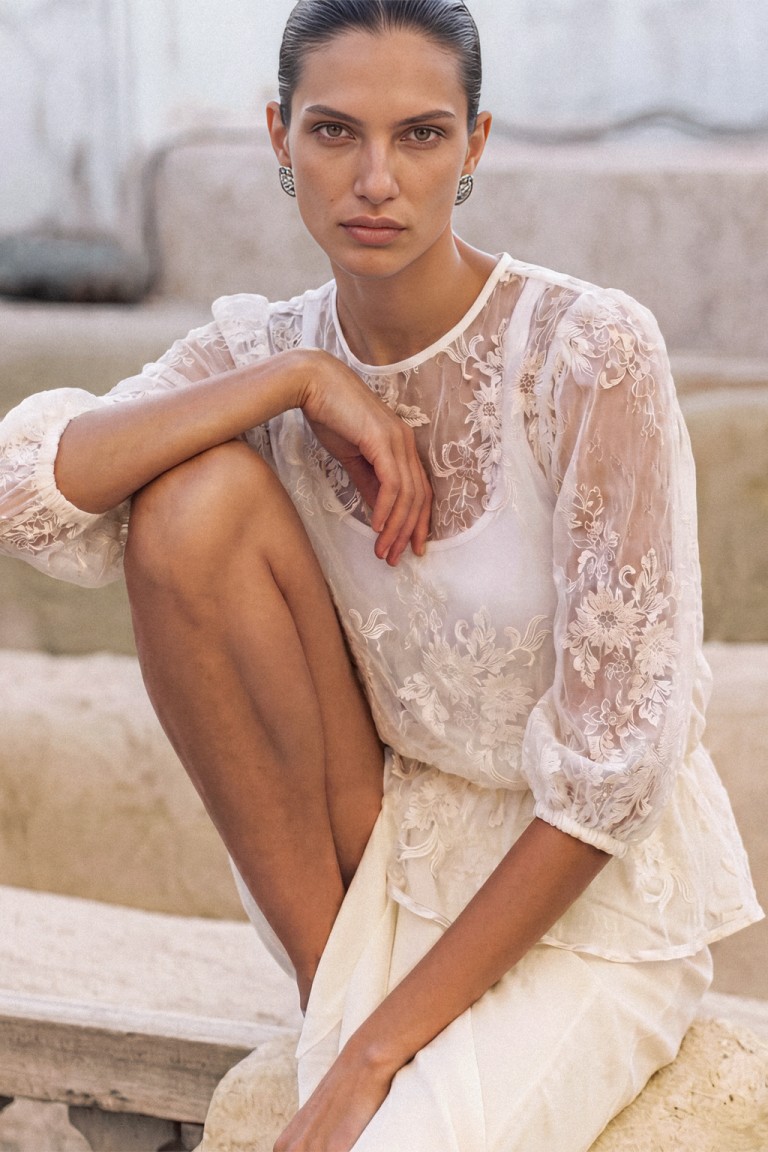 Blusa ricamata