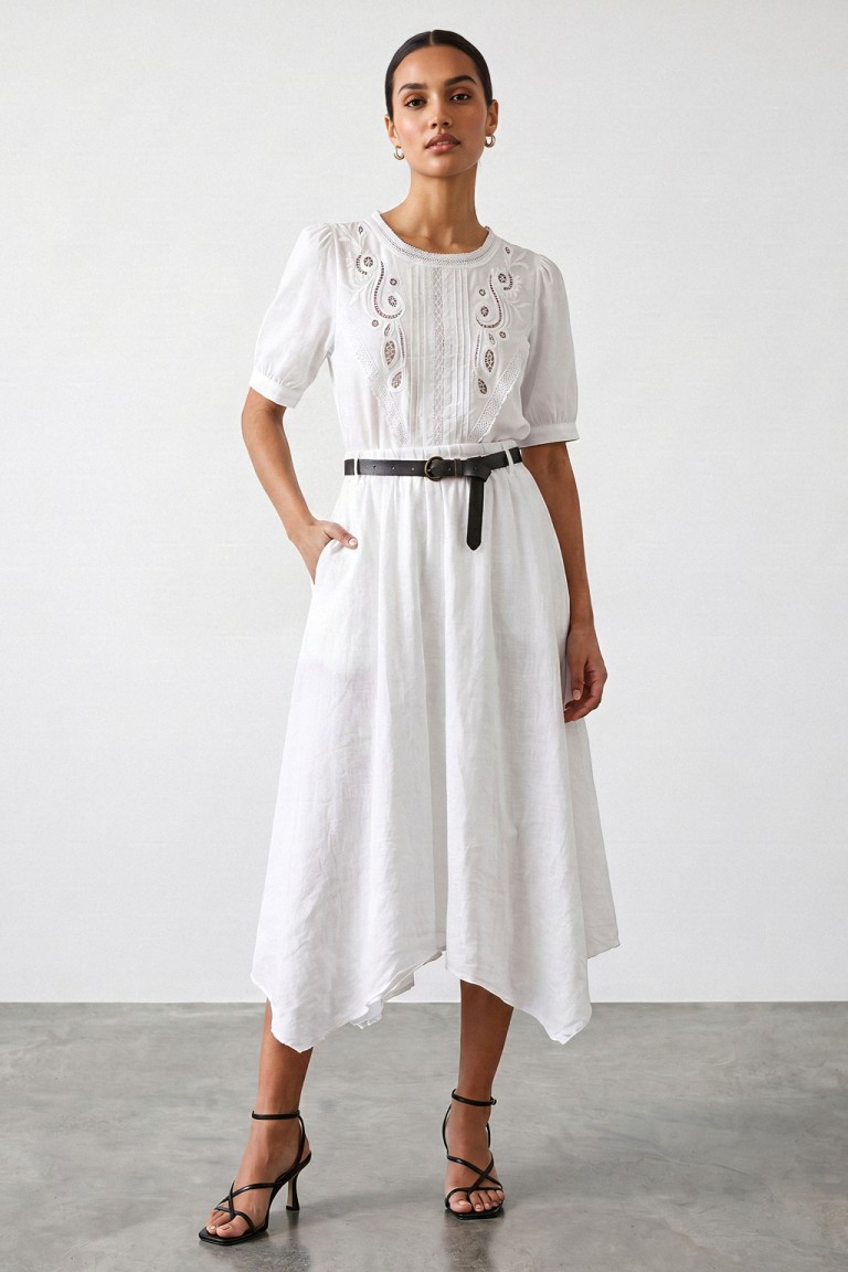 Blusa con ricami sangallo