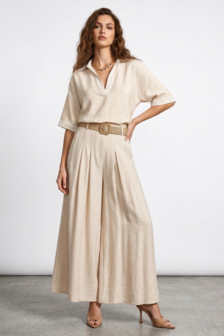 Pantaloni ampi con cintura